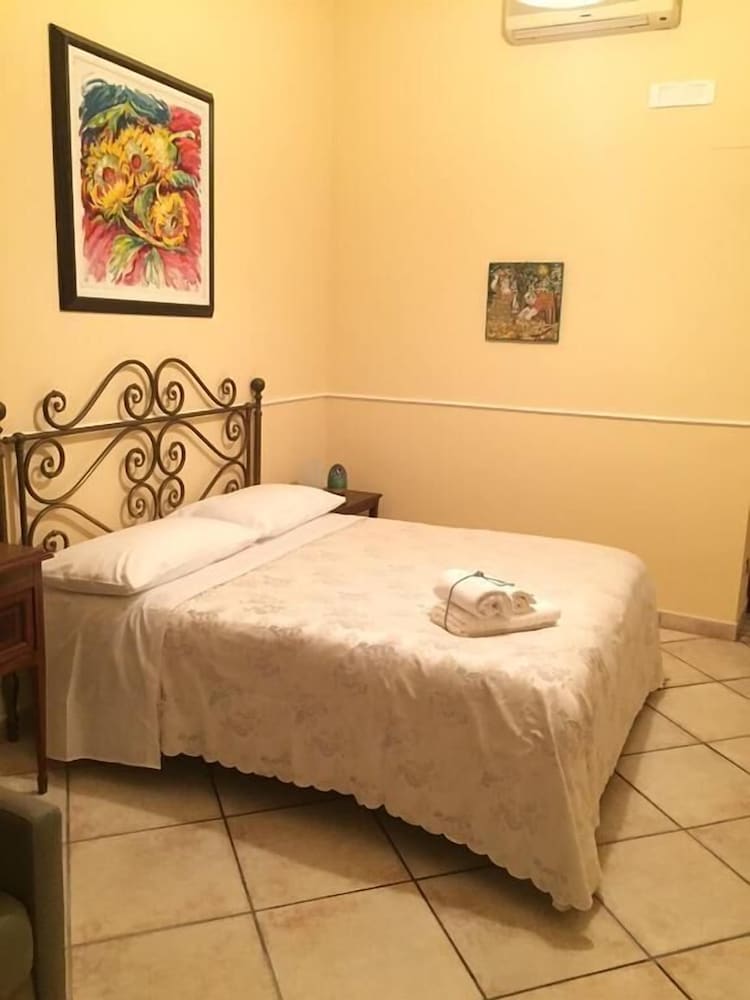 Family Quadruple Room, City View photo 2