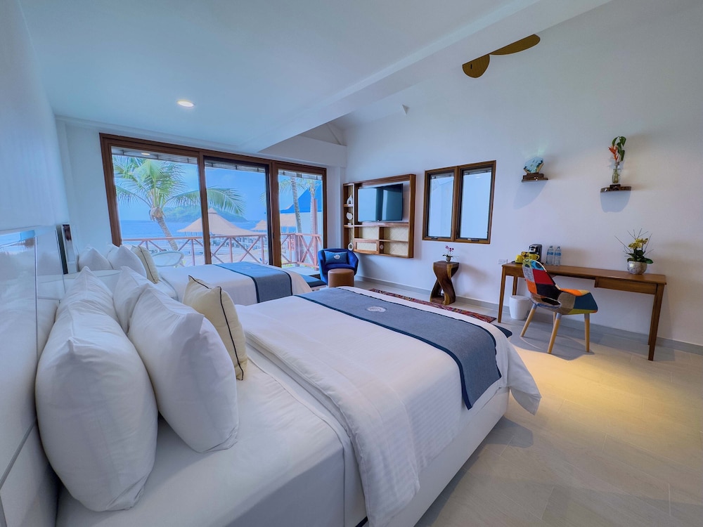 Deluxe Room, Ocean View photo 3