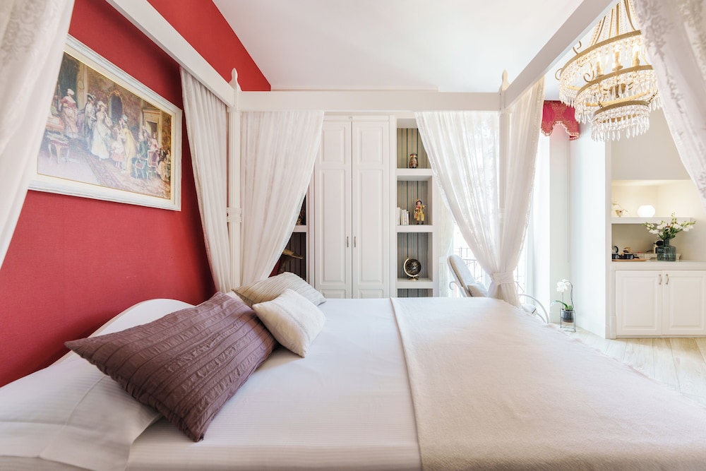 Luxury Suite, 1 Queen Bed, City View, Tower
