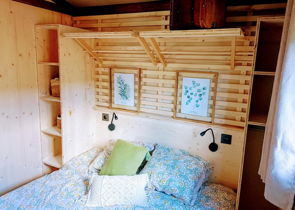 Superior Cabin, Valley View