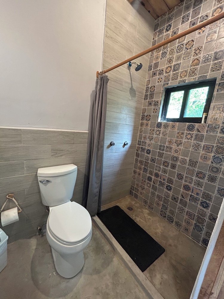 Family Room, Multiple Beds, Non Smoking, Private Bathroom photo 1