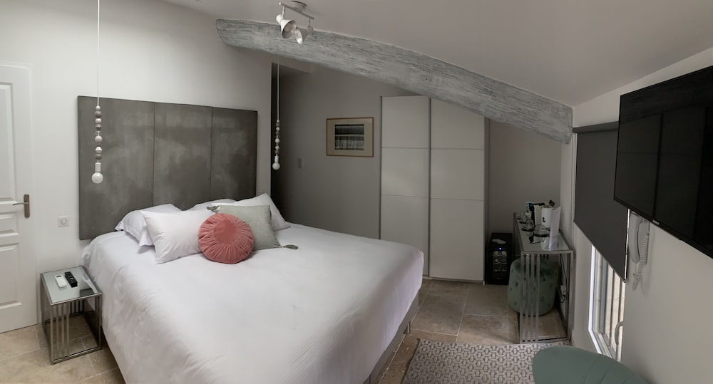 Standard Double Room photo 3