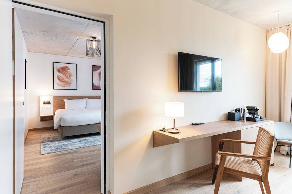 Standard Room, 1 King Bed