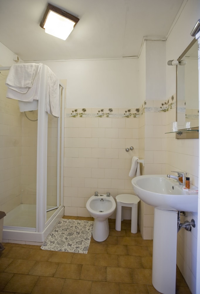 Classic Double Room, 1 Double Bed photo 2