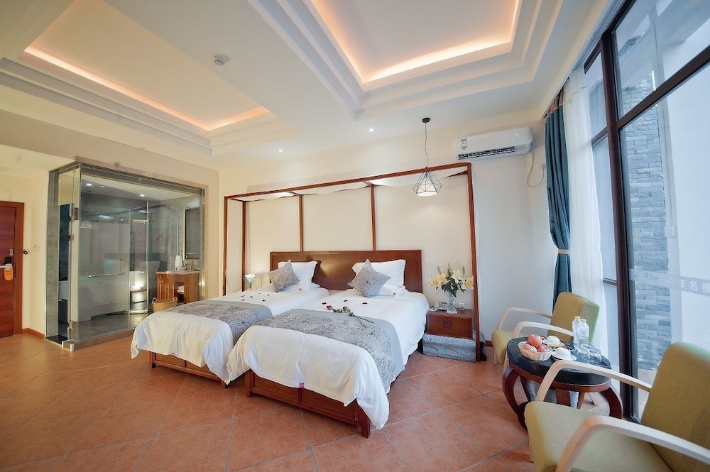 Premium Twin Room photo 2