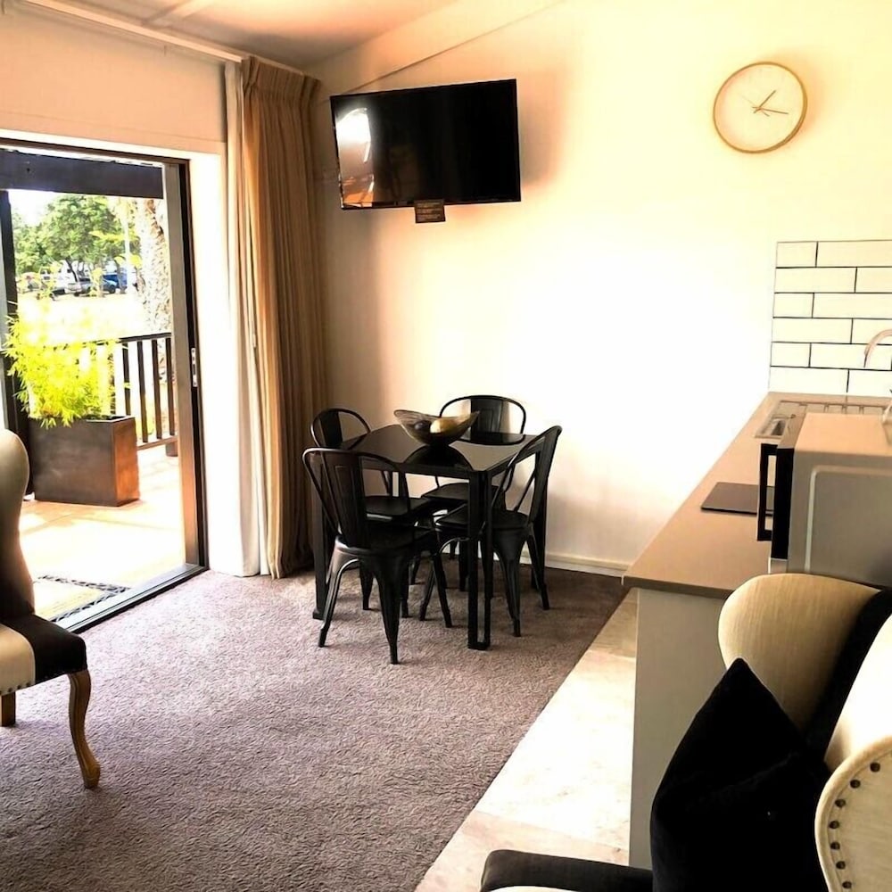 2 Bedroom Apartment - Photo 5