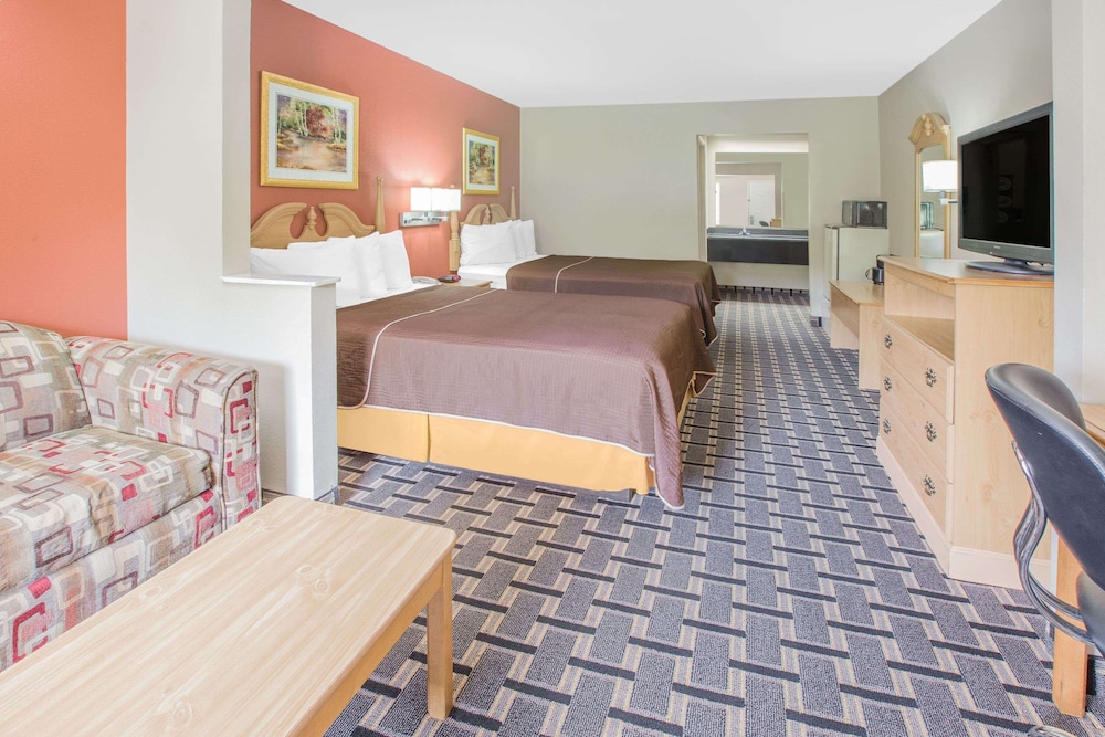 Room, 2 Double Beds, Accessible - Photo 1