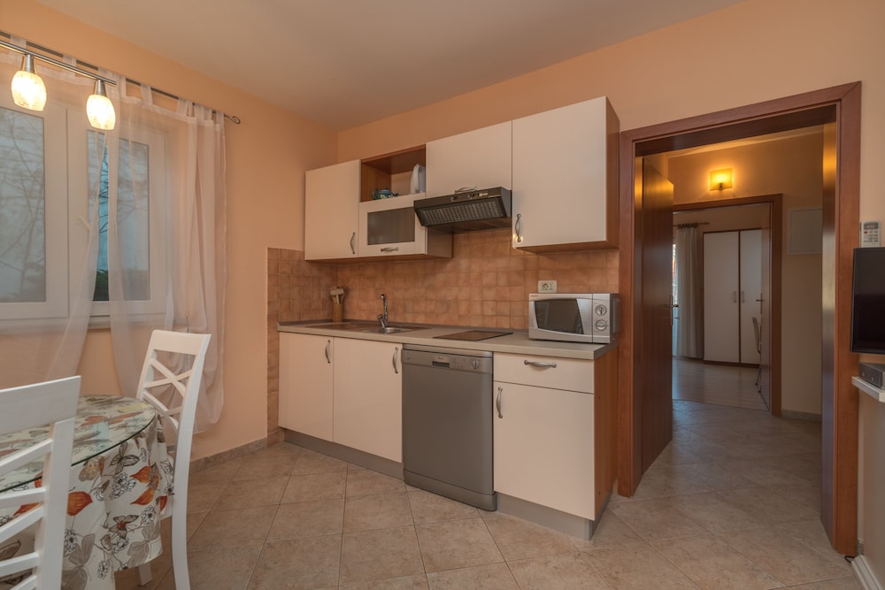 Apartment, Garden View - Photo 8