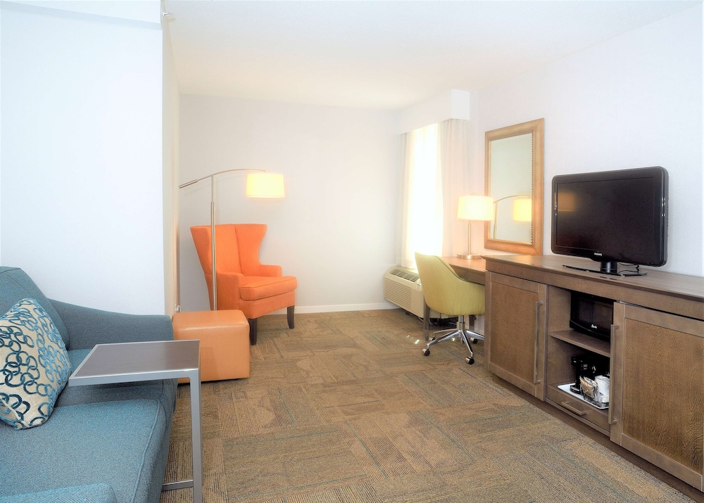 Suite, 2 Double Beds, Non Smoking photo 3