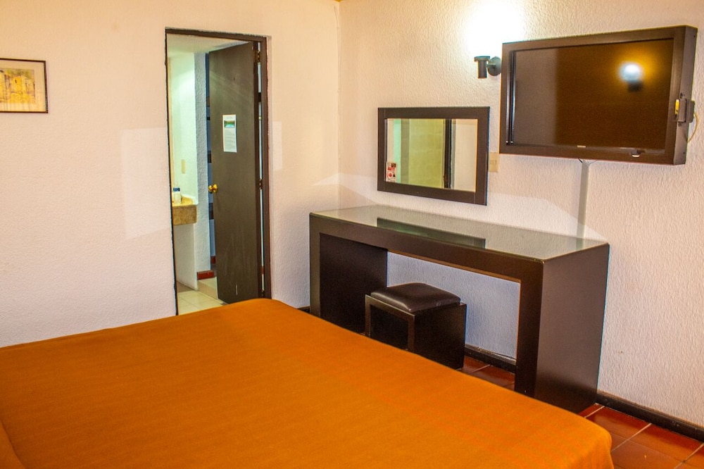 Family Room, Multiple Beds photo 2