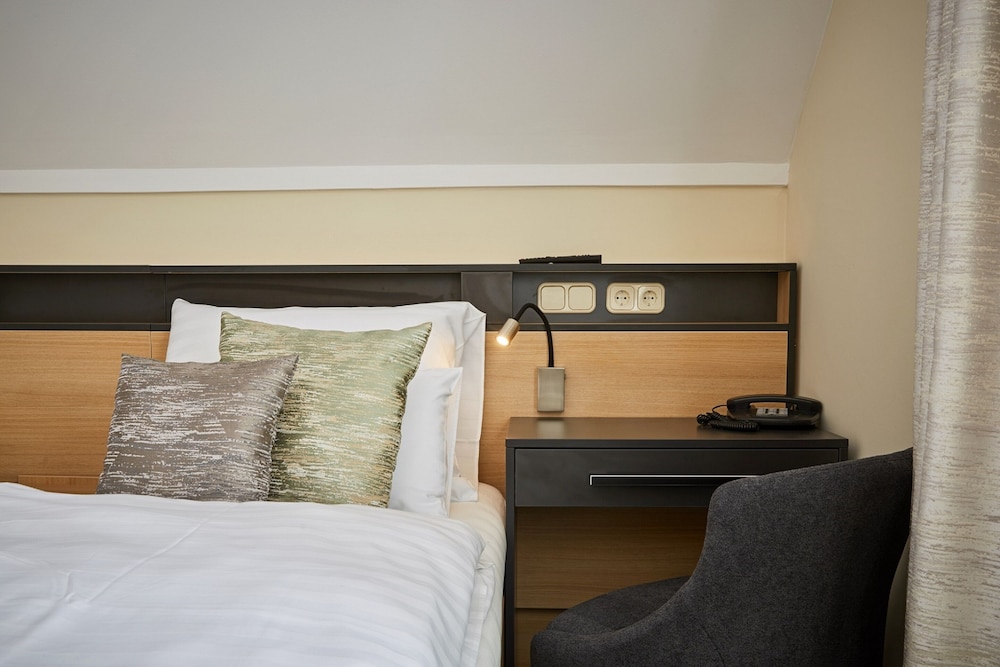 Standard Double or Twin Room, Balcony photo 2