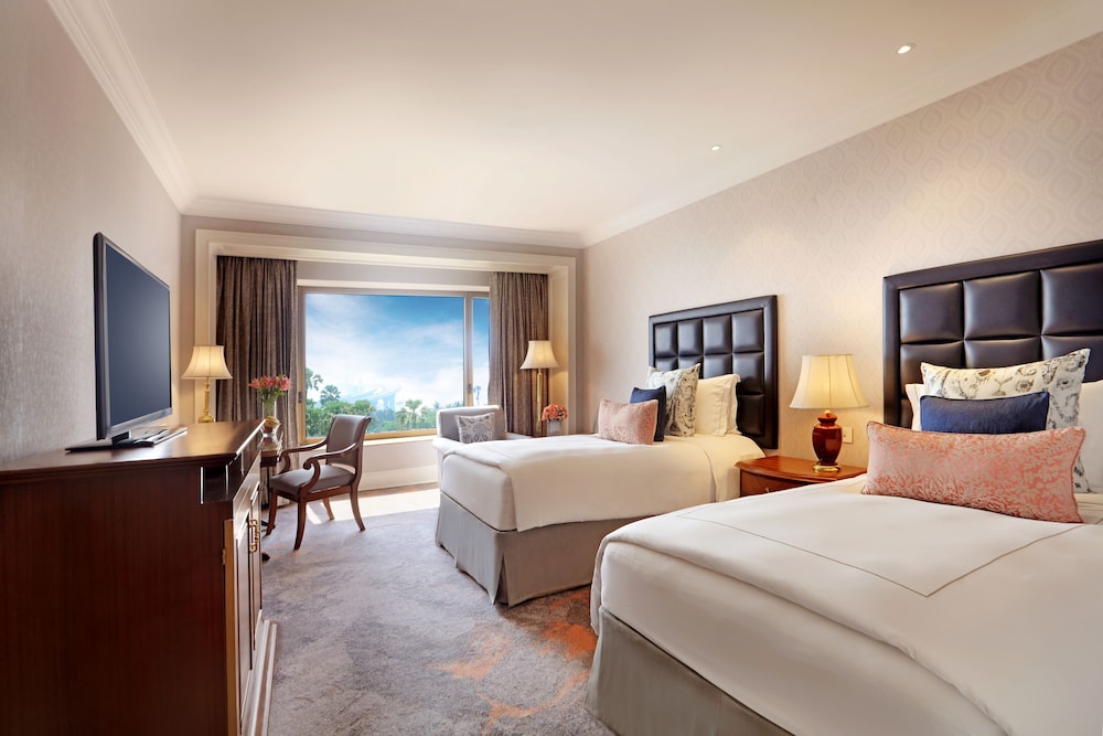 Serene Infinity Sea View Room Twin Bed - Photo 1