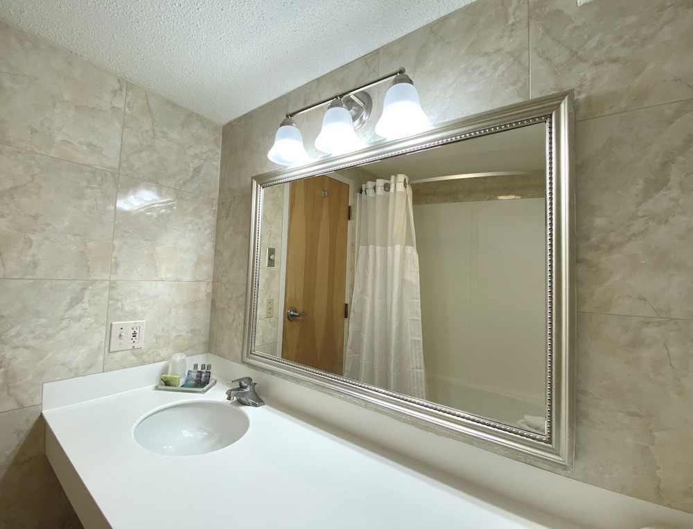 Suite, 2 King Beds (Suites Building) - Photo 7