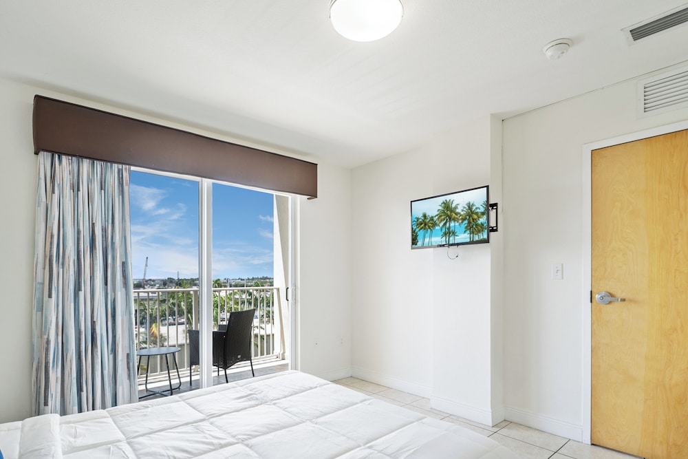 South River Suites — photo 52