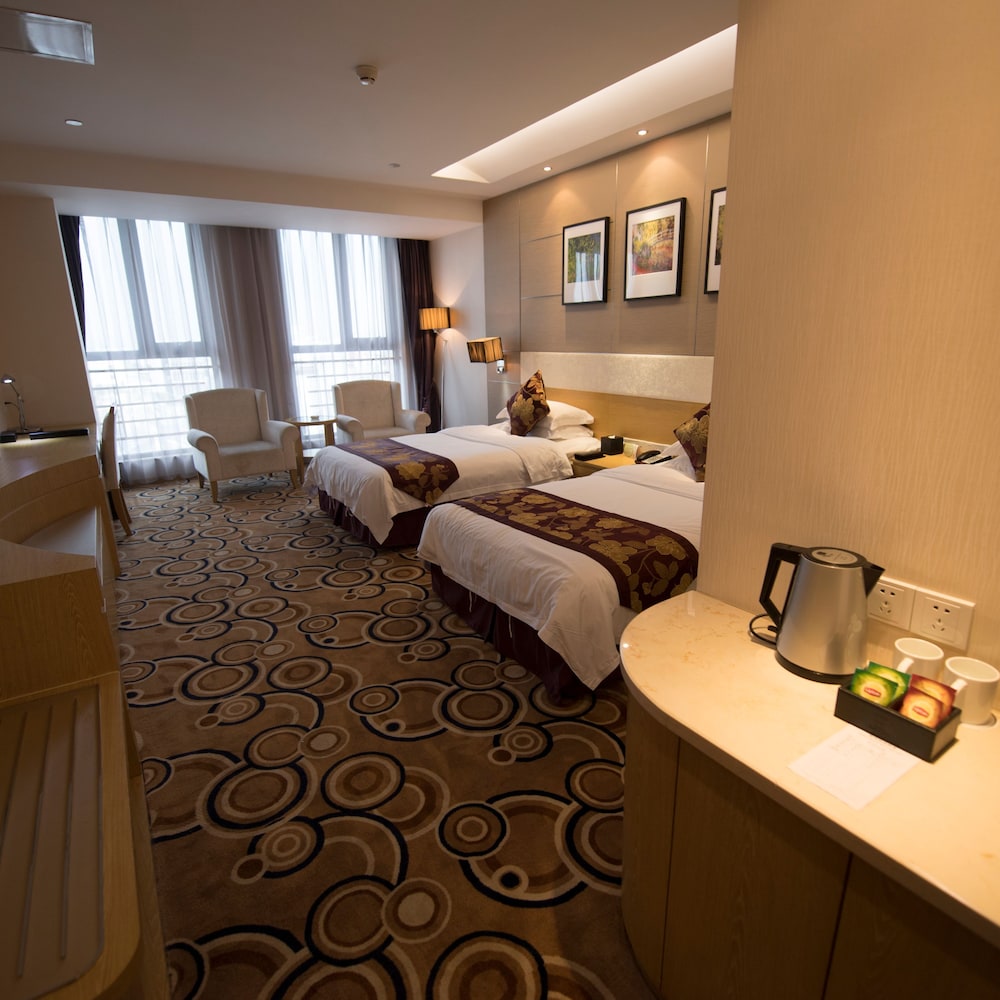 Superior Twin Room, Non Smoking - Photo 1