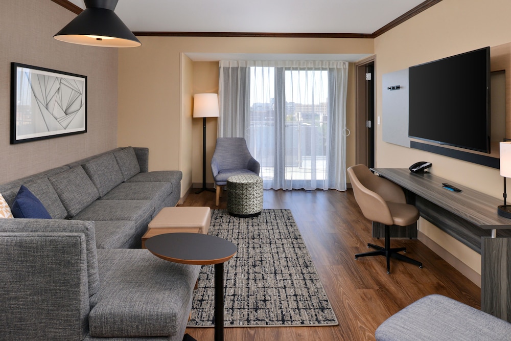 Room (2 Queen Beds and 1 Sofa Bed) - Photo 5