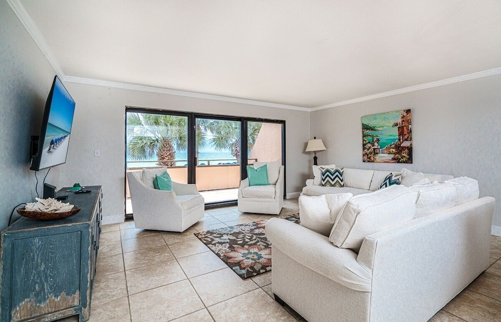 Condo, 2 Bedrooms