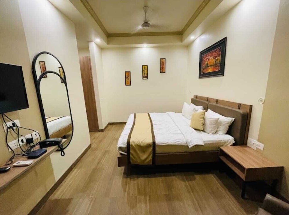 Deluxe Room - Photo 1