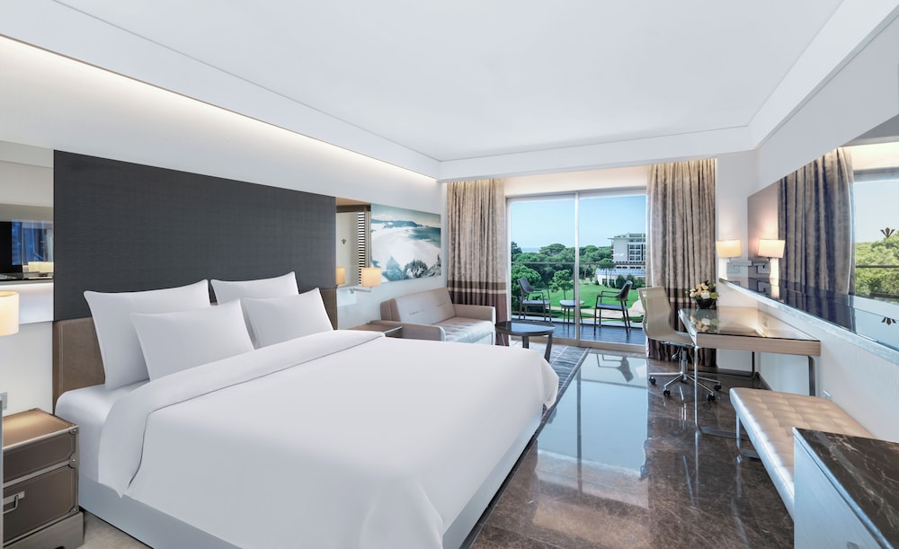 Deluxe Room, 1 King Bed
