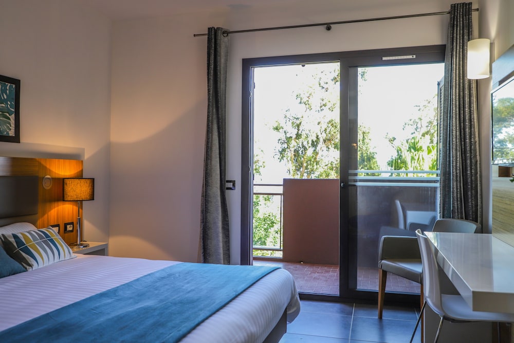 Standard Double Room, Sea View - Photo 1