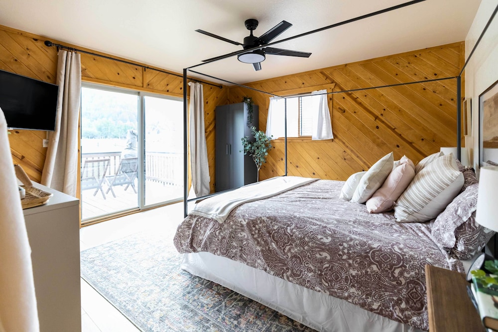 House (4 Bedrooms) photo 2