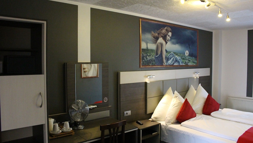 Double or Twin Room, Balcony, River View photo 1