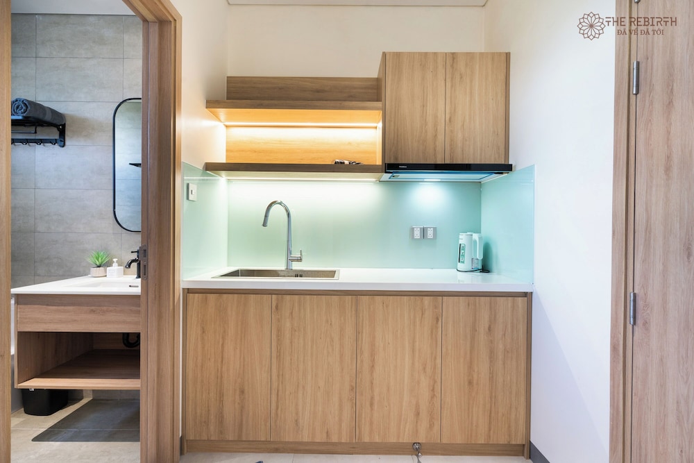 Deluxe 1 Bedroom - Split Level with Loft Bedroom, Partial Sea View photo 3
