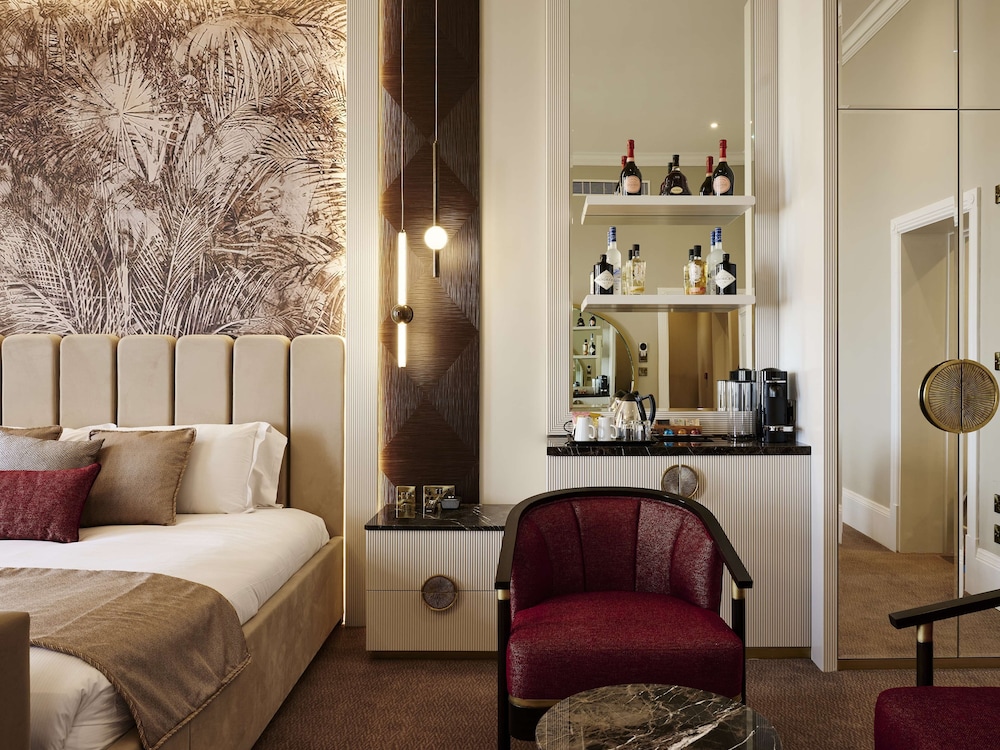 Suite, 1 King Bed, Balcony, Sea View (Walk-In Shower;Larger Room) photo 2