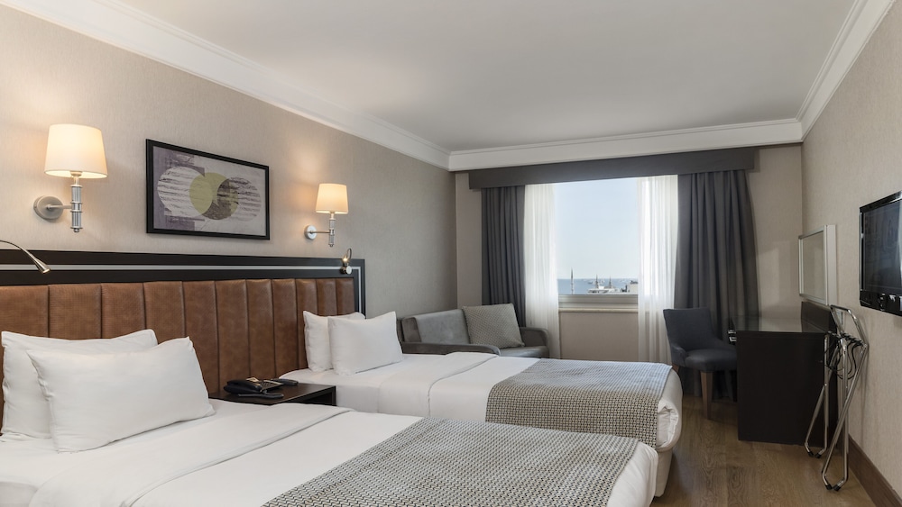 Standard Room, Multiple Beds photo 2