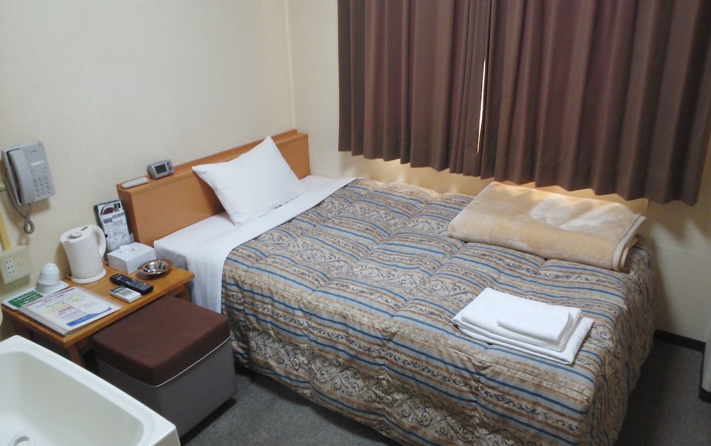 Standard Single Room, Smoking