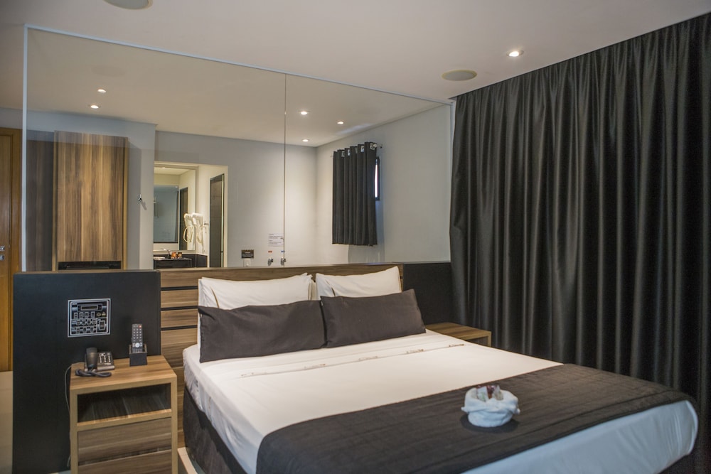 Luxury Double Room, Jetted Tub (Master) photo 3
