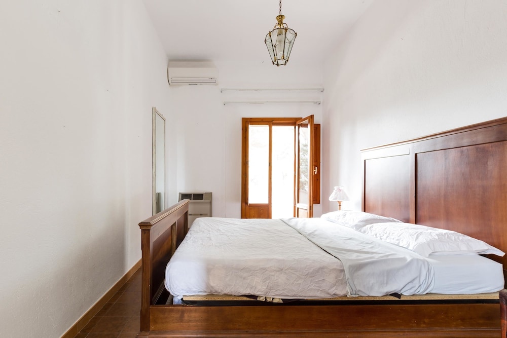 Classic Villa, 4 Bedrooms photo 3