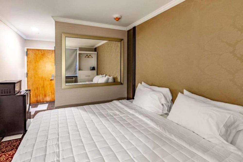 Executive King Bed Non-Smoking photo 1