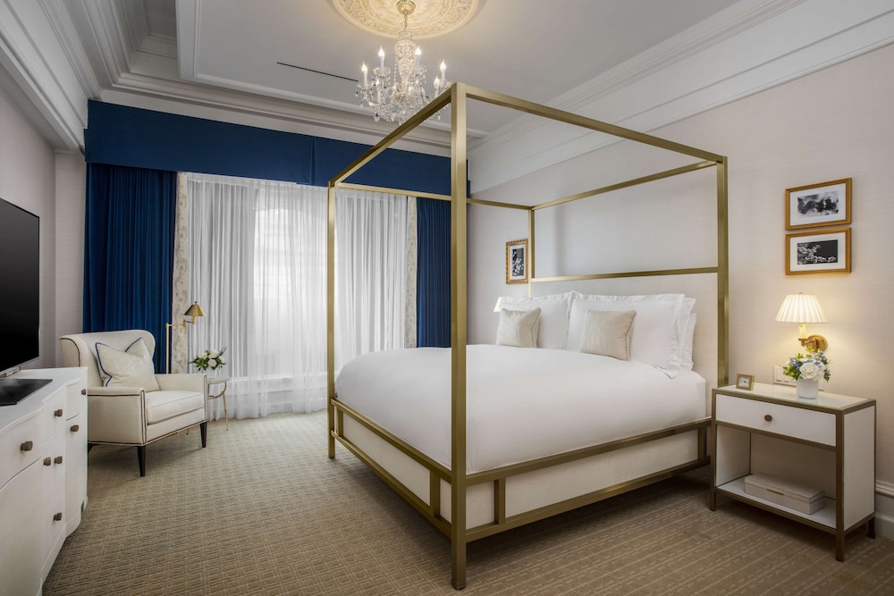 Waldorf Town House, 1 King Bed (Bi-Level)
