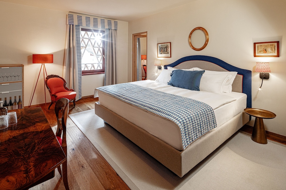 Standard Suite, Courtyard View