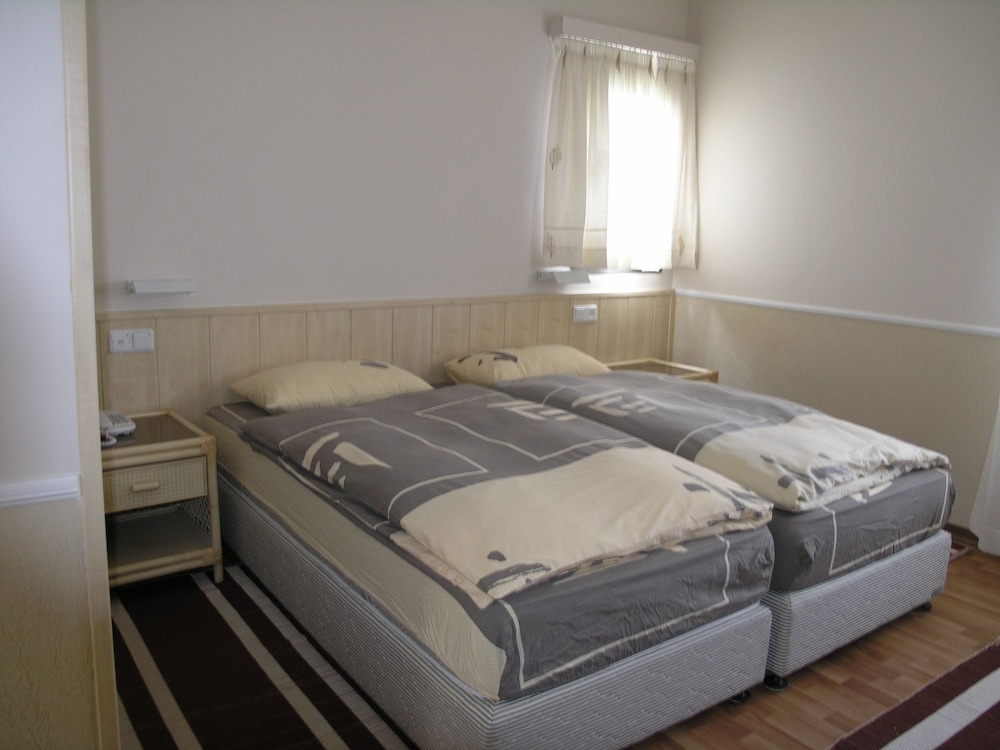 Basic Room, Non Smoking photo 1