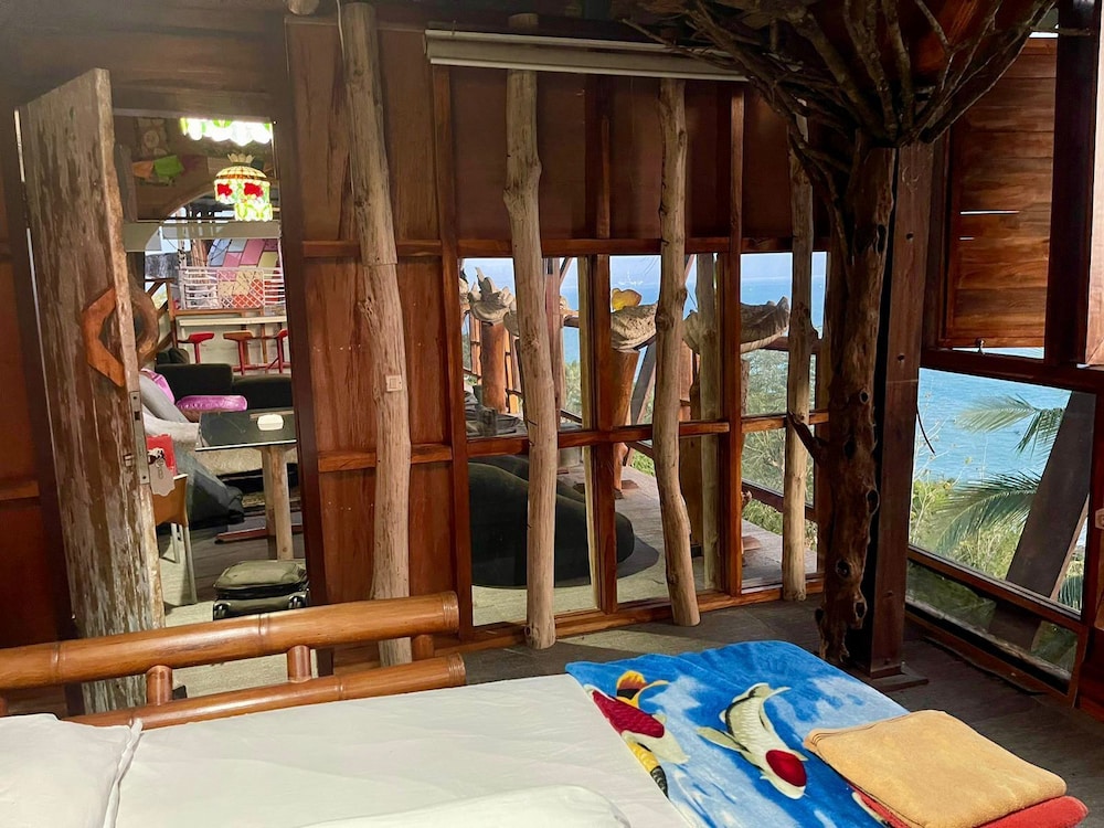 Panoramic Suite - Photo 18