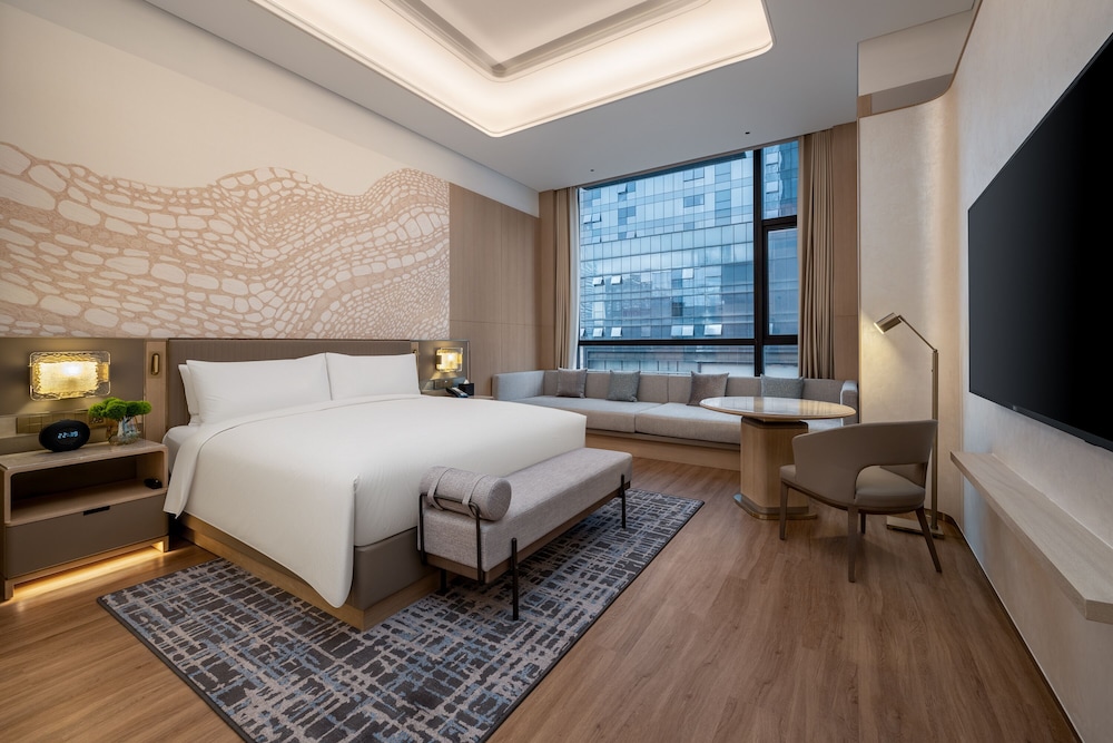 Premium Room, 1 King Bed with Sofa bed photo 2