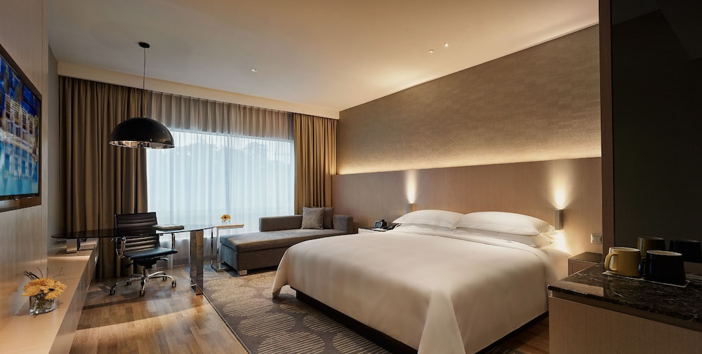 Club Room, 1 King Bed with Sofa bed Club Room, 1 King Bed with Sofa bed