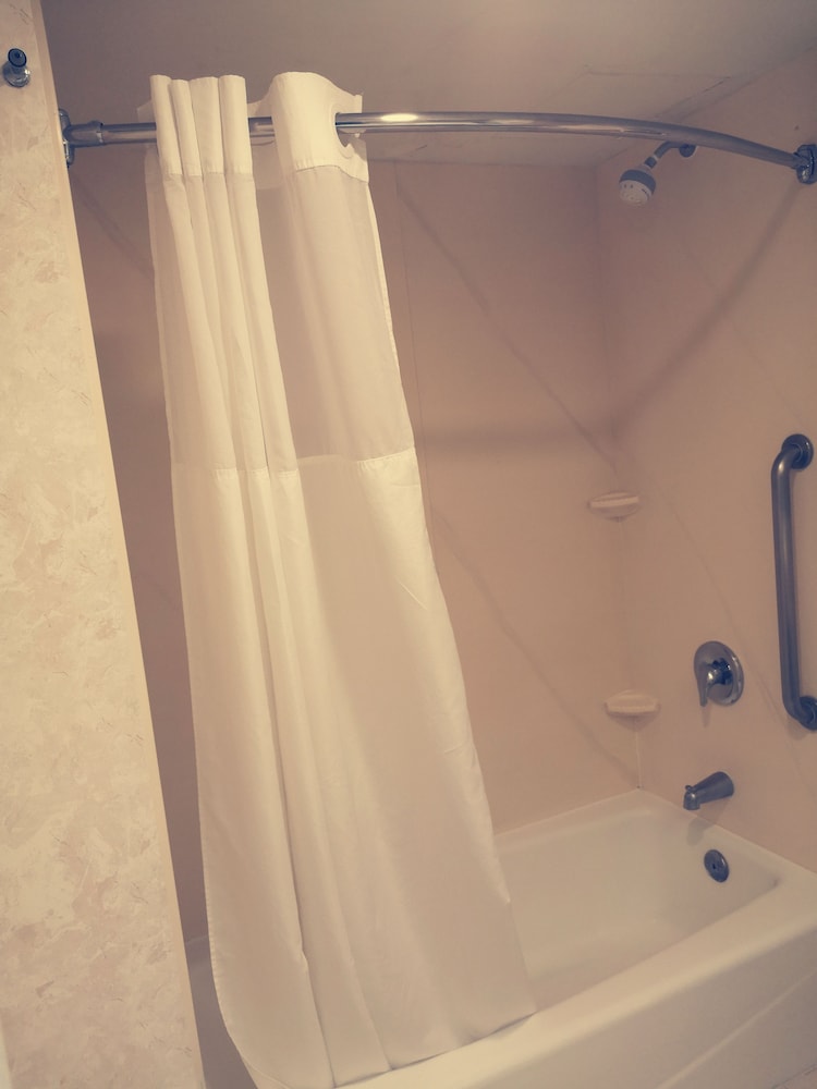 Deluxe Room, 1 King Bed, Non Smoking - Photo 5