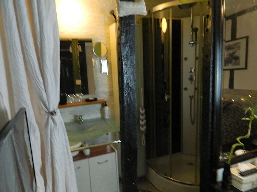 Double Room (Noire) photo 2