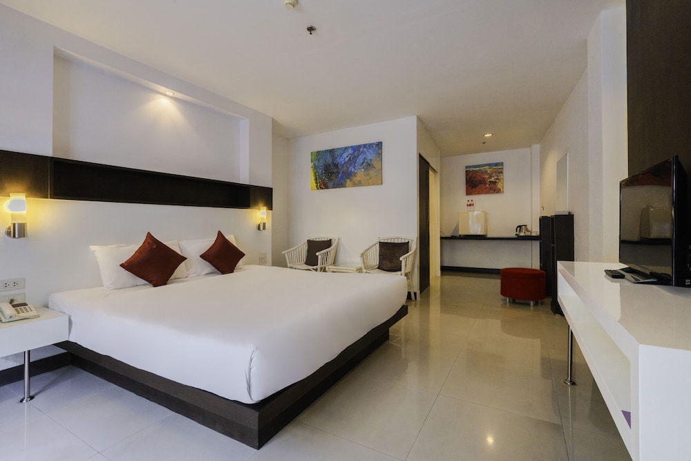Deluxe Double or Twin Room photo 2