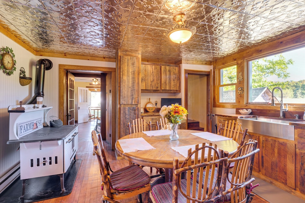 House (4 Bedrooms) photo 2