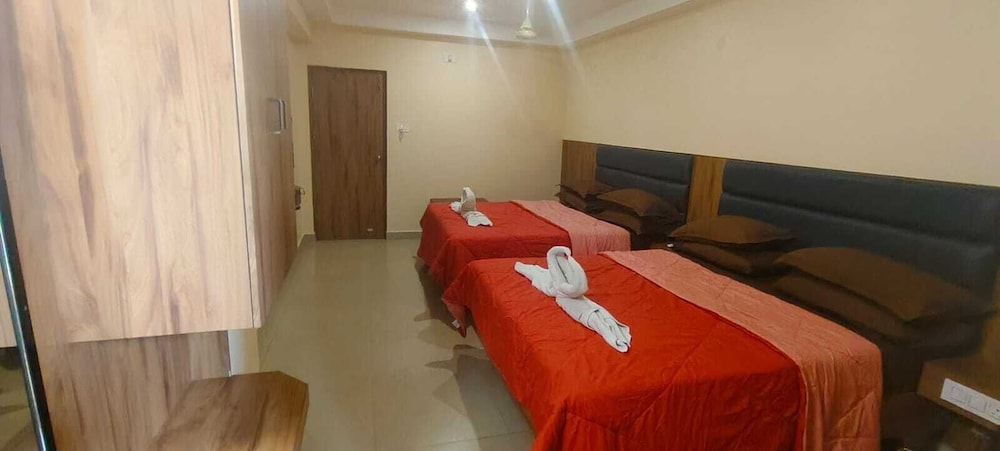 Quadruple Room, 2 Queen Beds photo 2