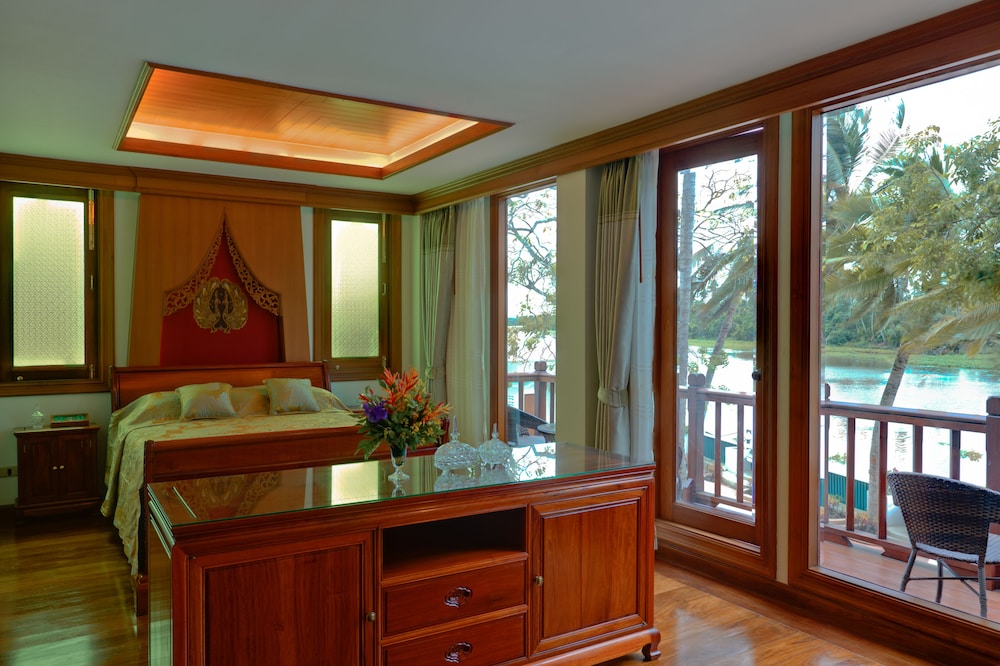 Luxury Suite photo 3