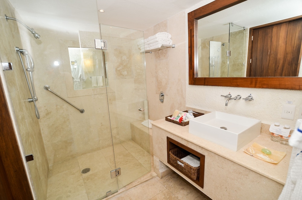Brisas Beach Club One King Bed - Photo 6
