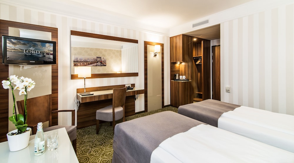 Superior Double Room, 2 Twin Beds photo 3