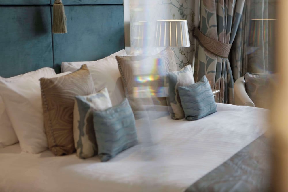 Deluxe Room, 1 King Bed, Non Smoking (Four Poster Bed, View) - Photo 4