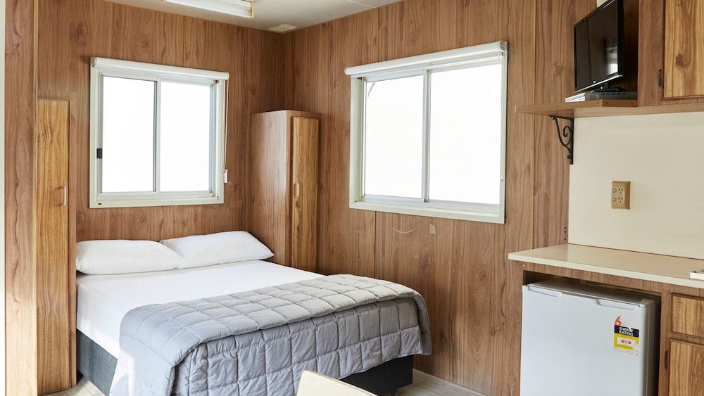 Ensuite Cabin photo 1
