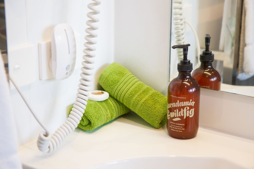 Standard Suite, 2 Bedrooms, Non Smoking, Kitchenette (with Spa Bath) photo 3